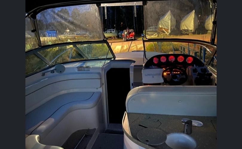 Rinker 320 Fiesta Vee-kuva-7